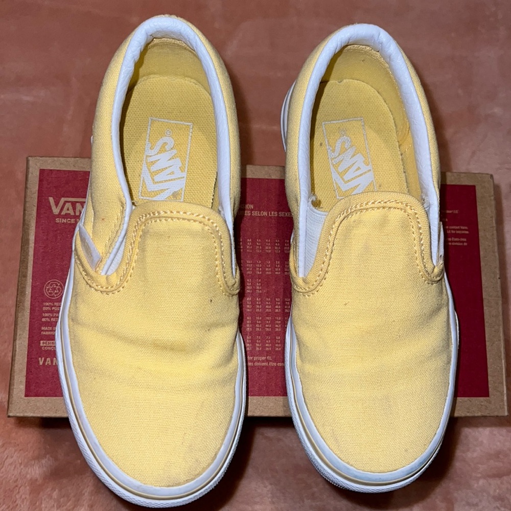 Vans Classic Slip- On. Golden Haze/ True White